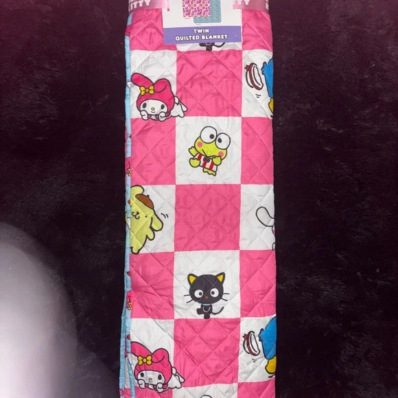 Hello Kitty Twin Quilted Blanket - Picture 1 of 2